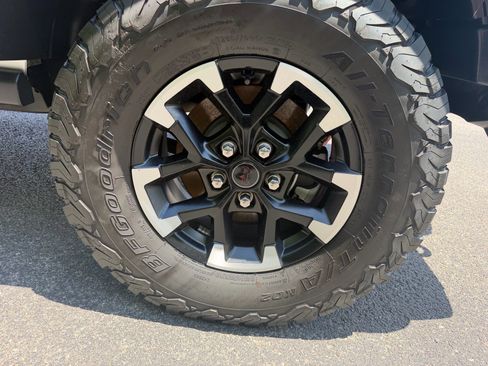 Used 2025 Jeep Wrangler Unlimited Rubicon AWD/4WD image 26