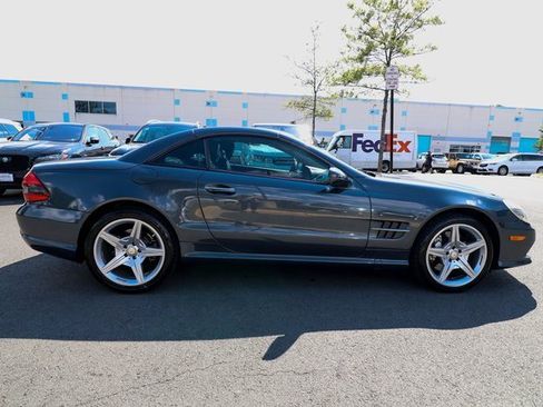 Used 2011 Mercedes-Benz SL 550 image 15