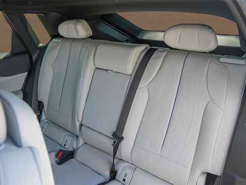 New 2025 Cadillac Lyriq Luxury image 23