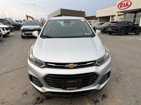 Used 2018 Chevrolet Trax LS image 2