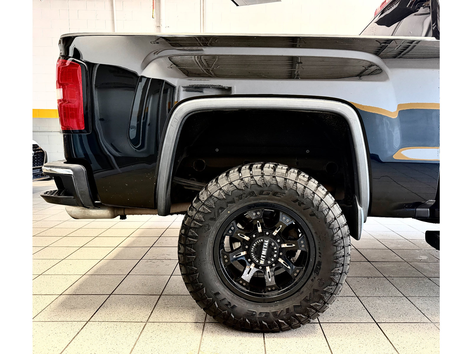 Used 2016 GMC Sierra 1500 SLE w/ Suspension Package, Off-Road AWD/4WD image 6
