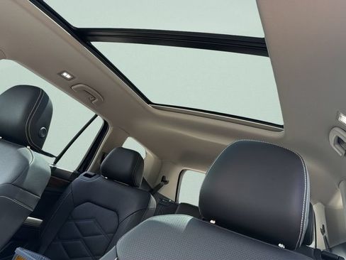 New 2026 Volkswagen Atlas SE FWD image 17