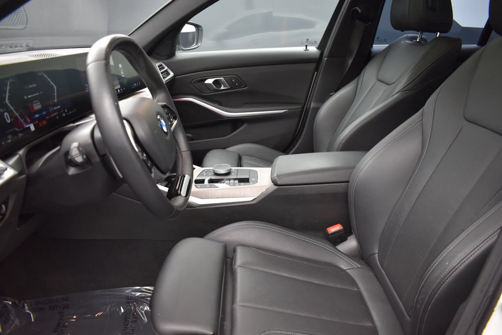 Used 2025 BMW 330i xDrive Sedan AWD/4WD image 10