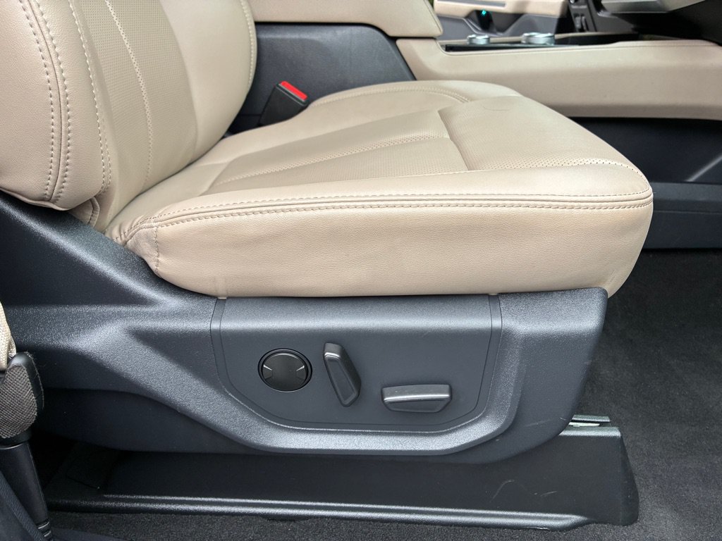 Used 2024 Ford Expedition XLT AWD/4WD image 29