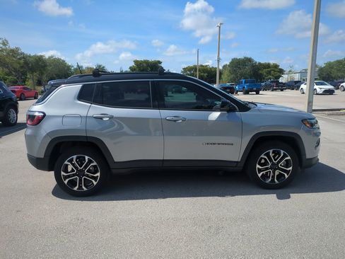 Used 2024 Jeep Compass Limited AWD/4WD image 5