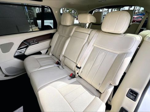 Used 2024 Land Rover Range Rover Long Wheelbase SE AWD/4WD image 25