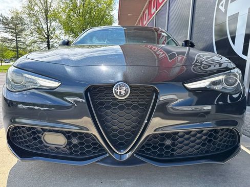 Used 2022 Alfa Romeo Giulia Veloce AWD/4WD image 7