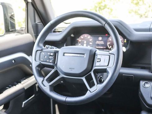 Used 2025 Land Rover Defender 130 X-Dynamic SE AWD/4WD image 15