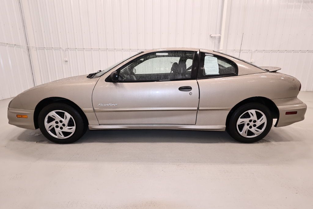 Used 2002 Pontiac Sunfire SE w/ Sun & Sound Pkg FWD image 6