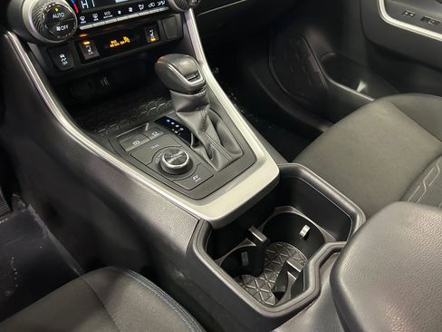 Certified 2024 Toyota RAV4 SE w/ Convenience Package image 18