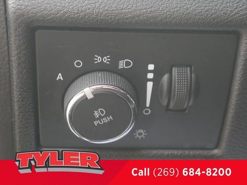 Used 2021 Jeep Grand Cherokee Limited AWD/4WD image 24