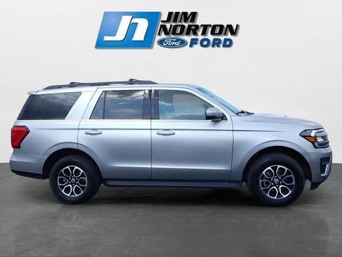 Used 2024 Ford Expedition XLT image 5