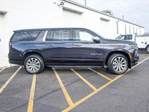 New 2026 Chevrolet Suburban Premier image 5