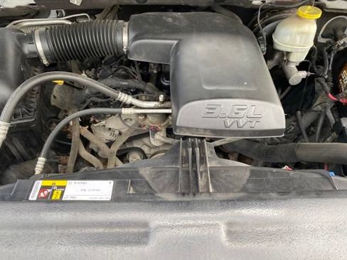 Used 2017 RAM 1500 Classic SLT w/ Luxury Group image 25