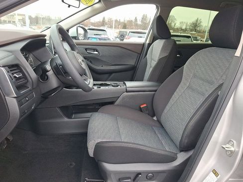 Used 2023 Nissan Rogue SV image 14