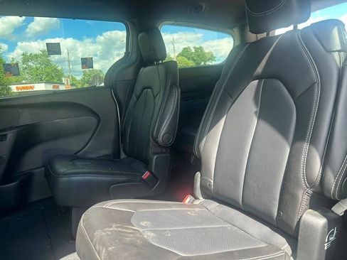 Used 2026 Chrysler Pacifica Select FWD image 16