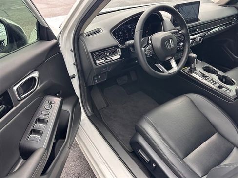 Used 2024 Honda Civic Touring image 9