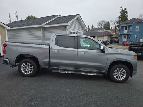Used 2023 Chevrolet Silverado 1500 LT image 3