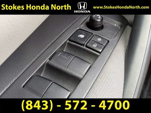 Used 2021 Toyota Corolla LE FWD image 26