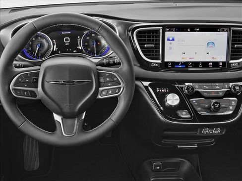 New 2026 Chrysler Voyager LX image 4