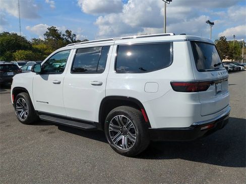 Used 2024 Jeep Wagoneer Series II image 6