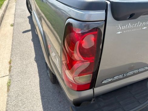 Used 2006 Chevrolet Silverado 1500 LT w/ Light Duty Power Package AWD/4WD image 19