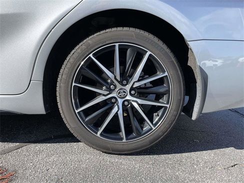 Used 2023 Toyota Camry SE image 9