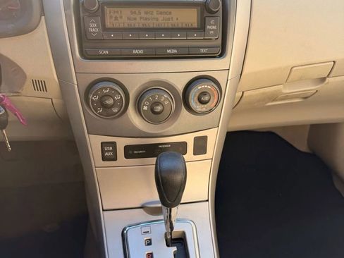 Used 2012 Toyota Corolla LE image 10