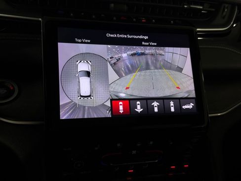 Used 2023 Jeep Grand Cherokee 4WD 4xe w/ Luxury Tech Group II image 19