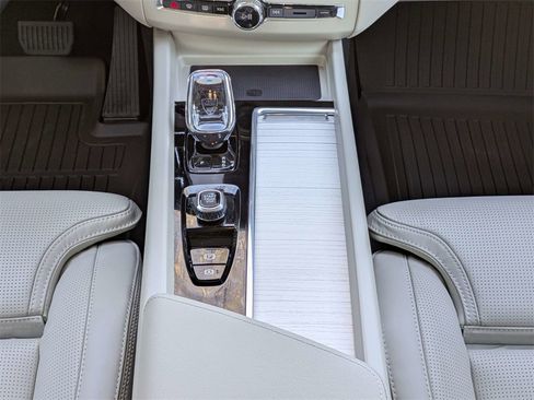 New 2026 Volvo XC60 T8 Ultra w/ Protection Package Premier image 20