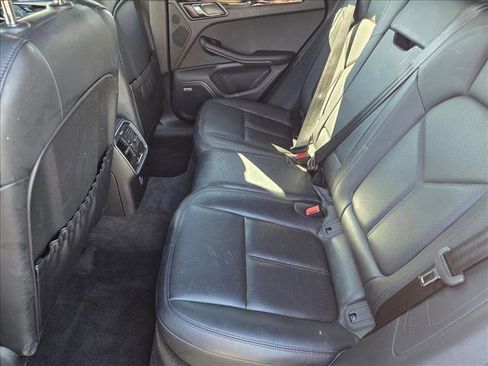 Used 2023 Porsche Macan S image 19