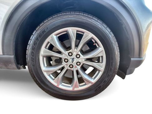 Used 2020 Ford Explorer XLT w/ Equipment Group 202A RWD image 34
