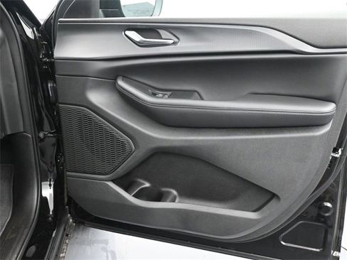 New 2024 Jeep Grand Cherokee Laredo X image 11