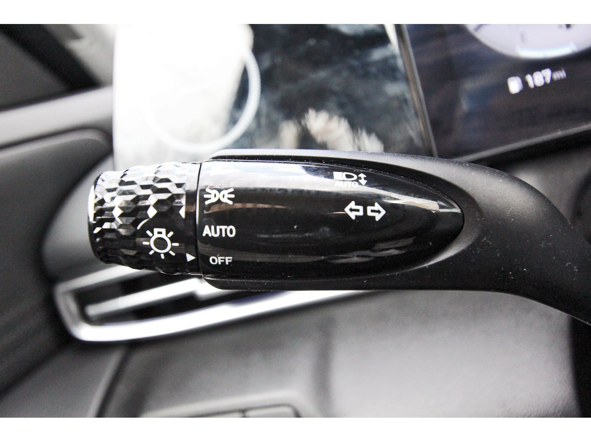 Used 2024 Hyundai Elantra SEL FWD image 17