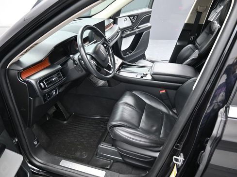 Used 2023 Lincoln Aviator Reserve w/ Equipment Group 201A image 11