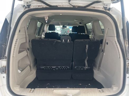 Used 2024 Chrysler Voyager LX image 7