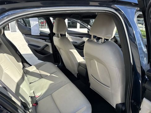 Used 2019 MAZDA MAZDA3 Hatchback w/ Preferred Package image 34