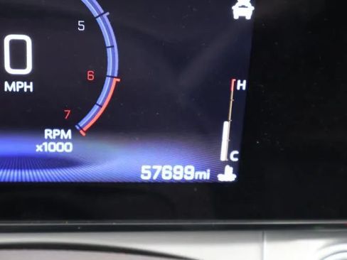 Used 2025 Chevrolet Trax LT FWD image 29
