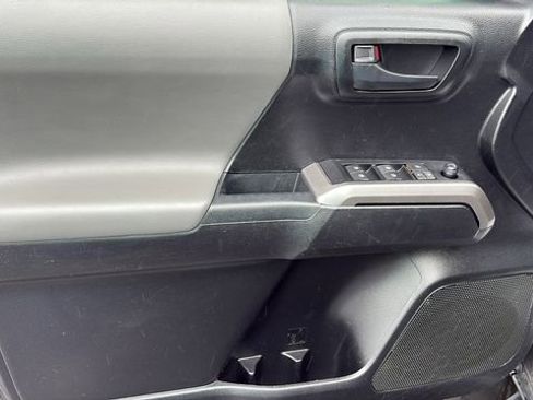 Used 2022 Toyota Tacoma SR5 image 20