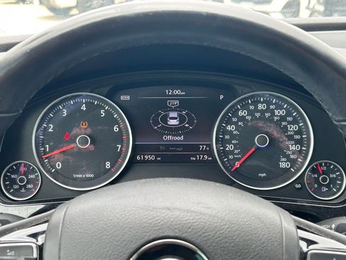Used 2013 Volkswagen Touareg Sport AWD/4WD image 33