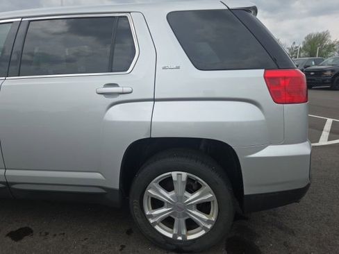 Used 2017 GMC Terrain SLE image 15