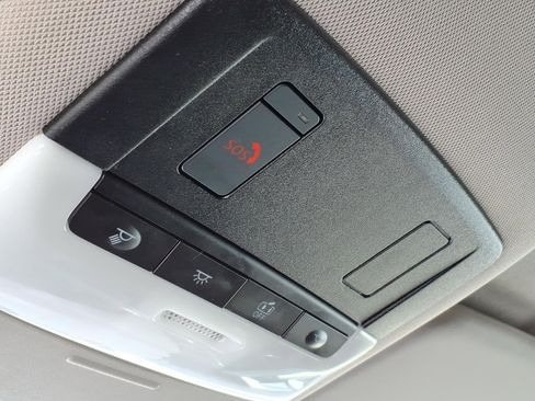 Used 2025 Nissan Rogue SV AWD/4WD image 18