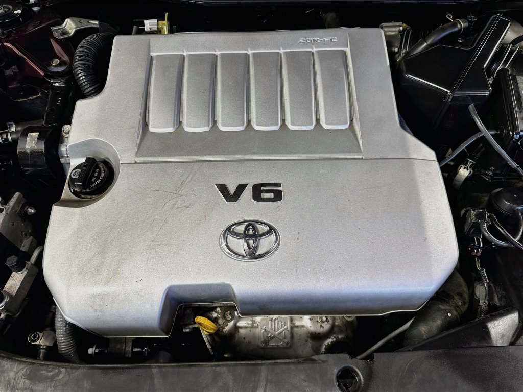 Used 2012 Toyota Avalon Limited FWD image 37