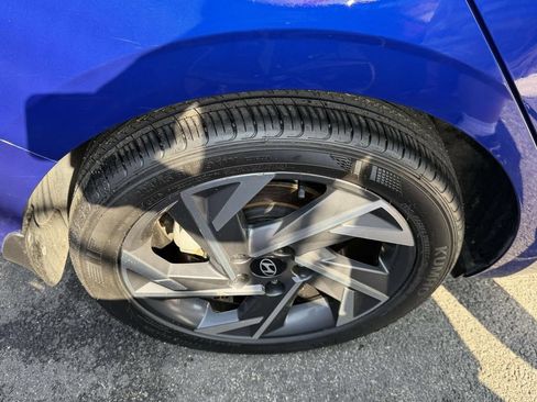 Certified 2025 Hyundai Elantra Sport FWD image 8