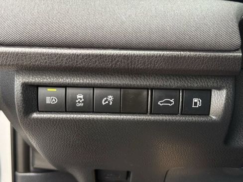 Used 2025 Toyota Camry LE image 25