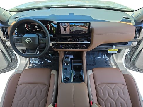 New 2026 Nissan Pathfinder Platinum AWD/4WD image 9
