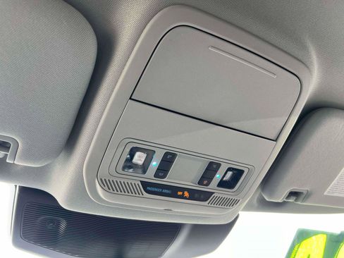 Used 2024 Ford Explorer XLT w/ Equipment Group 202A AWD/4WD image 9
