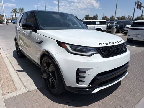 Used 2023 Land Rover Discovery HSE R-Dynamic AWD/4WD image 13