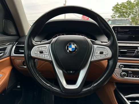 Used 2020 BMW 740i w/ Premium Package RWD image 35