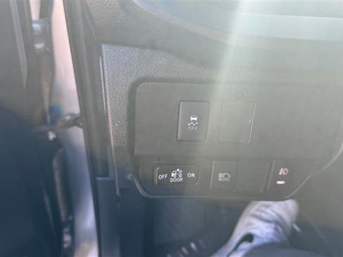 Used 2020 Toyota Tacoma SR5 image 29